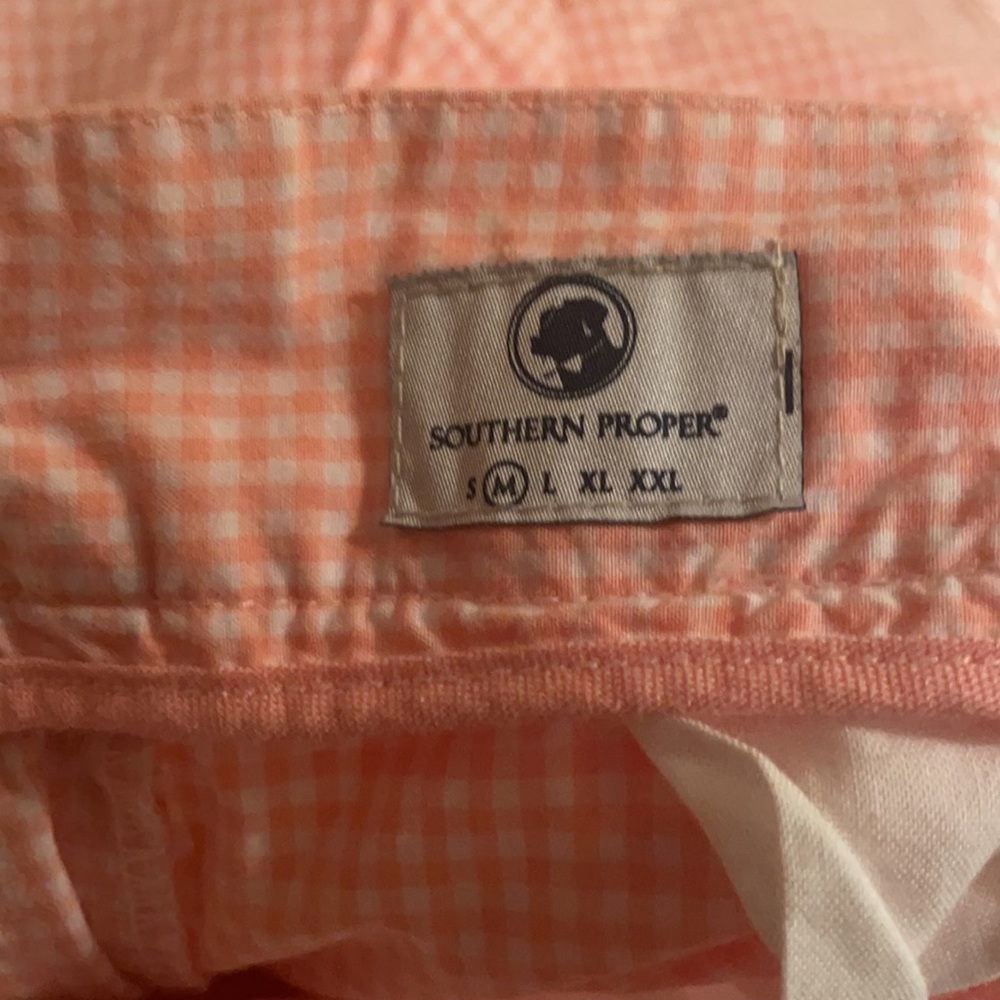 Men’s Southern Proper pink gingham shorts. 6” - Picture 4 of 4